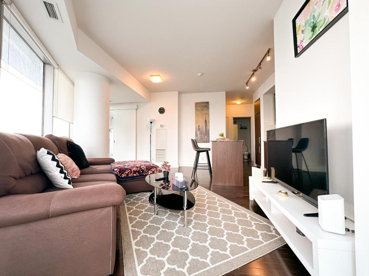 Luxury 2 Bedrooms With Lakeview Cn Tower Entertainment District Rogers Centre โตรอนโต ภายนอก รูปภาพ