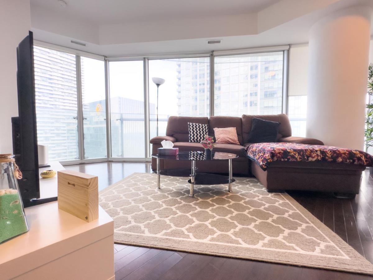 Luxury 2 Bedrooms With Lakeview Cn Tower Entertainment District Rogers Centre โตรอนโต ภายนอก รูปภาพ