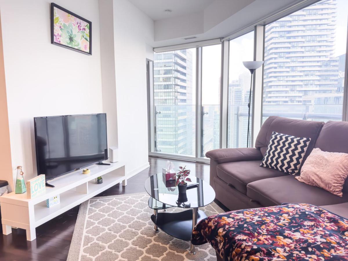 Luxury 2 Bedrooms With Lakeview Cn Tower Entertainment District Rogers Centre โตรอนโต ภายนอก รูปภาพ