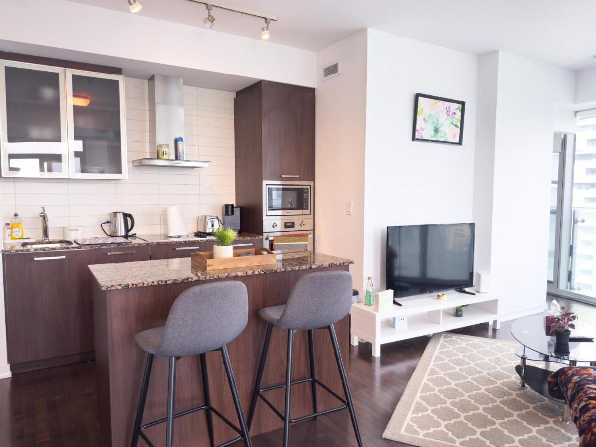 Luxury 2 Bedrooms With Lakeview Cn Tower Entertainment District Rogers Centre โตรอนโต ภายนอก รูปภาพ